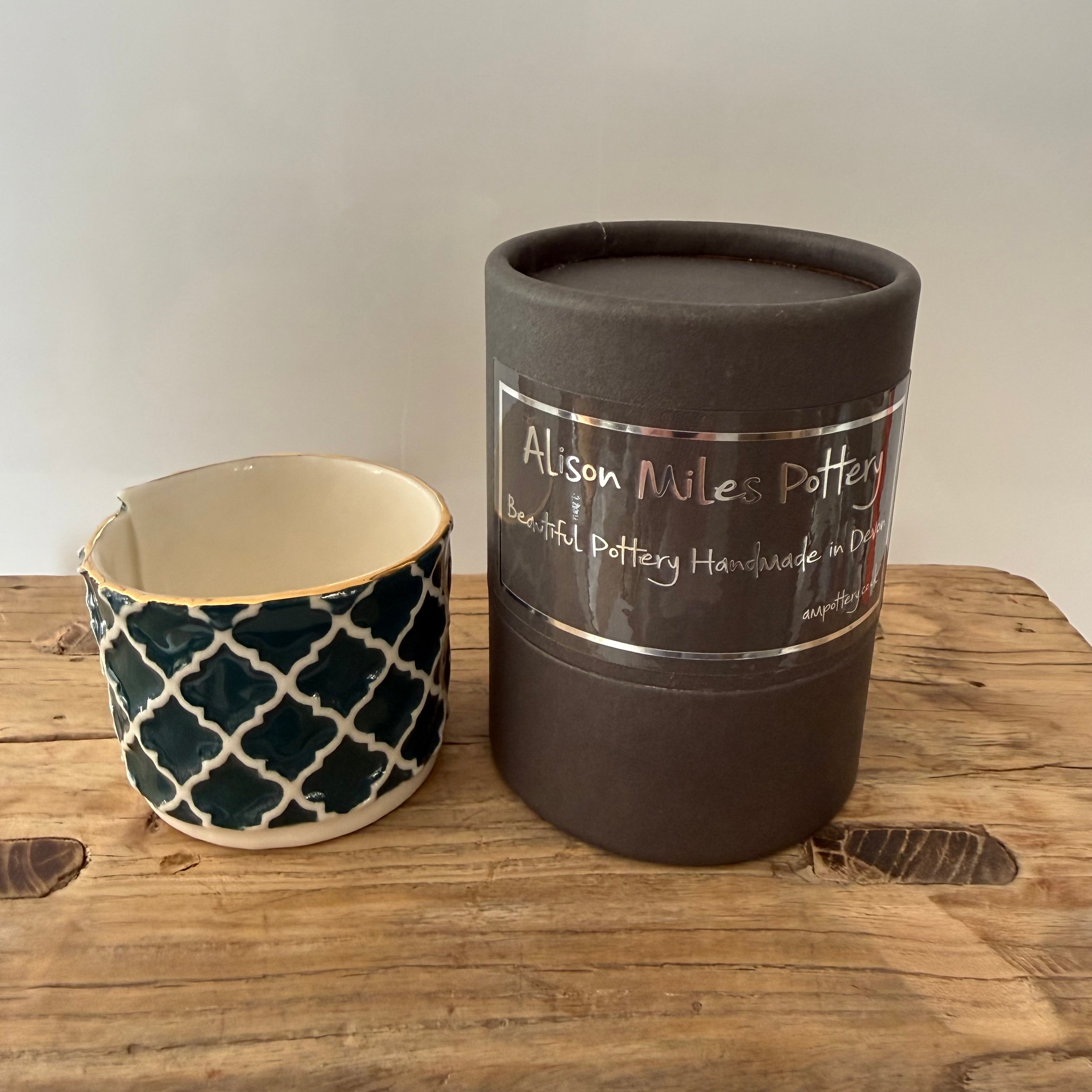 Porcelain tea-light holder, Alhambra, peacock with gold detail